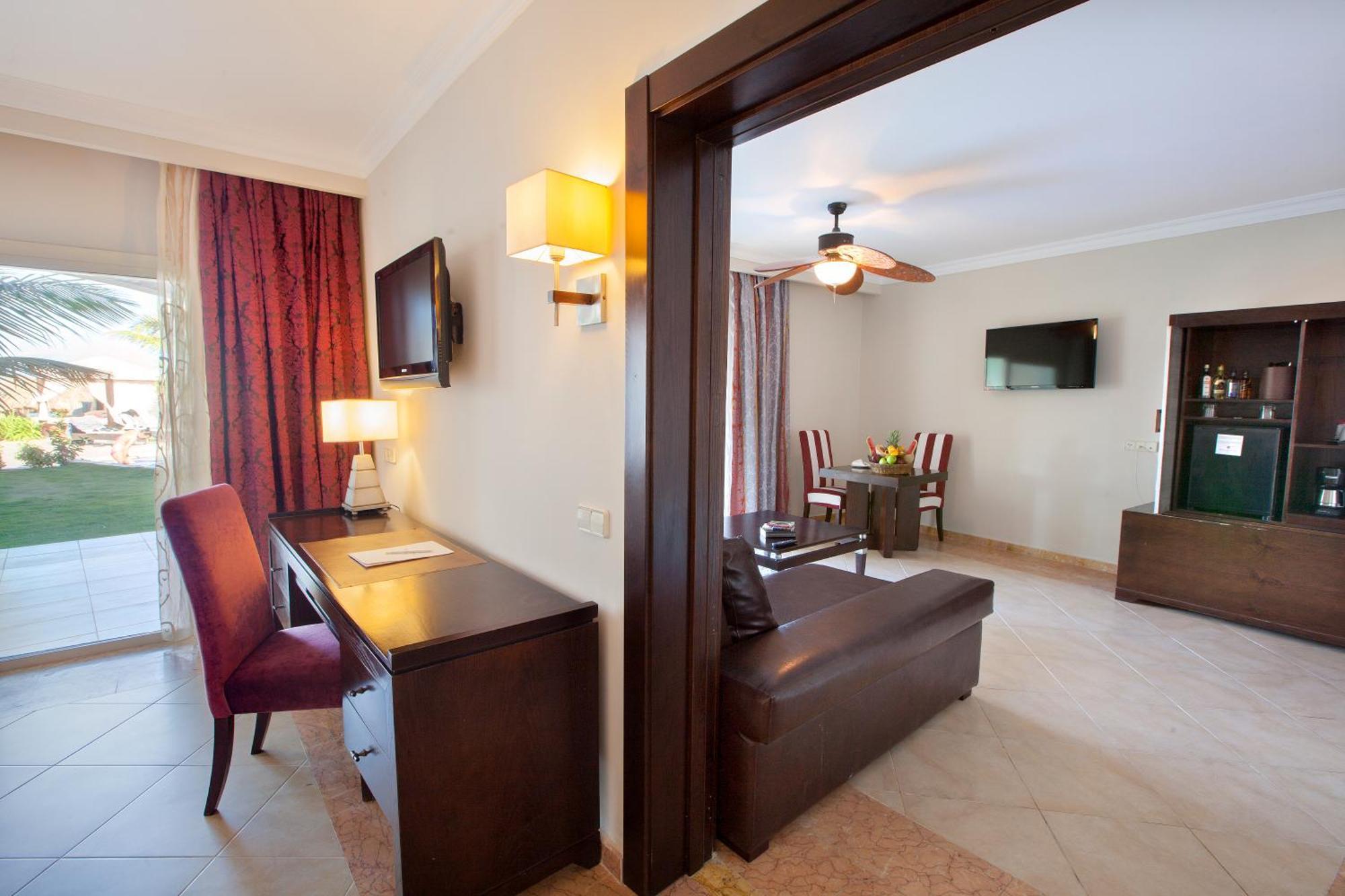 Majestic Elegance Punta Cana (Adults Only) Room photo Suite